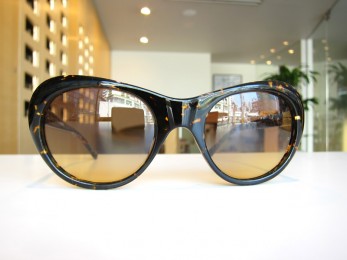 Oliver Goldsmith　MAJESTY　カラー：Speckle